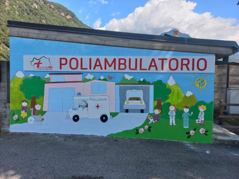 Un murale dipinto dai ragazzi per il Poliambulatorio di Donnas