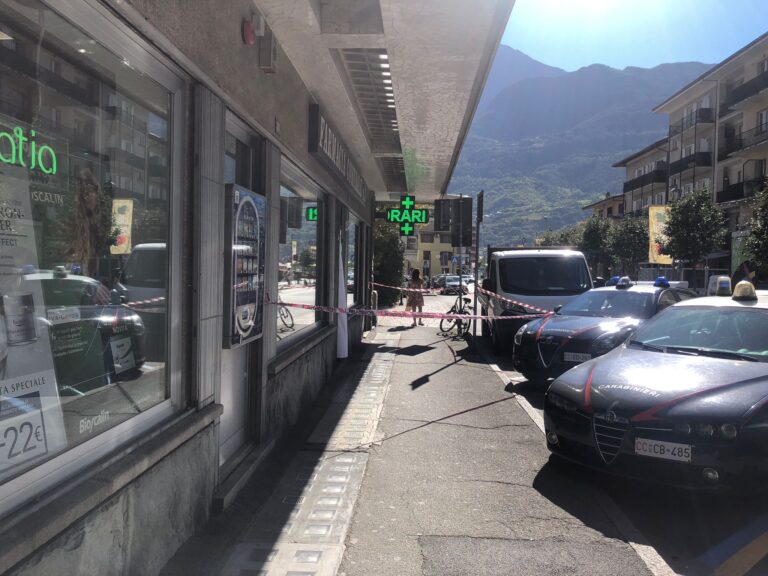 71enne muore per strada, ad Aosta