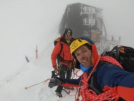L\'impresa di due paraclimber nel massiccio del Monte Rosa