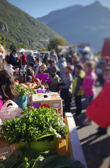 A Donnas, gli alunni vendono i prodotti del loro Orto in Condotta