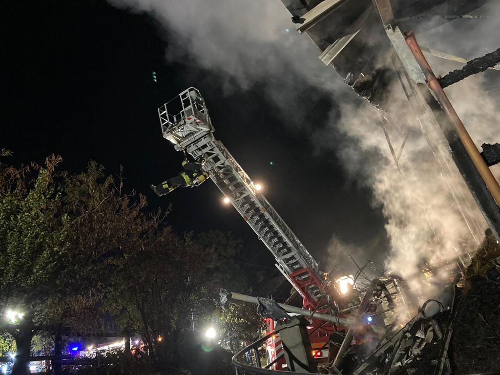 In fiamme un fienile a Roisan