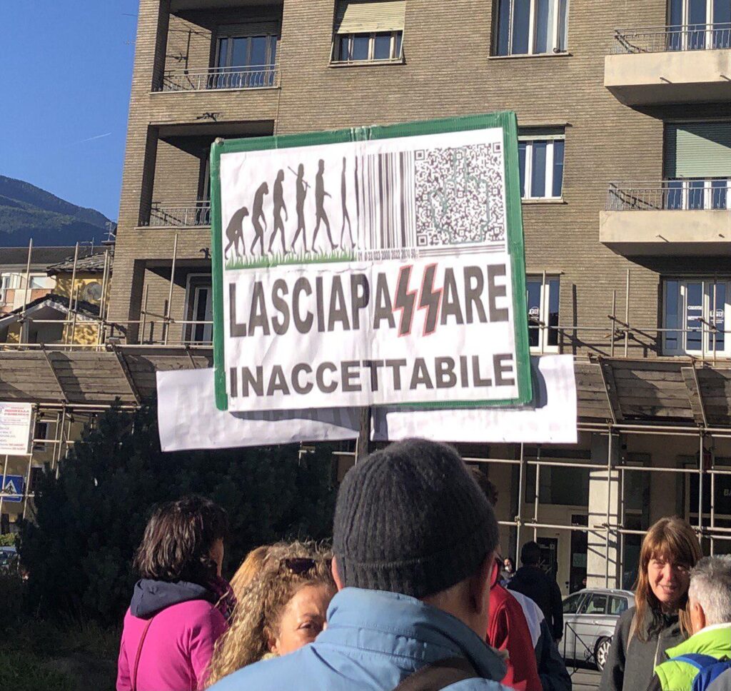 Ad Aosta la manifestazione No Green pass