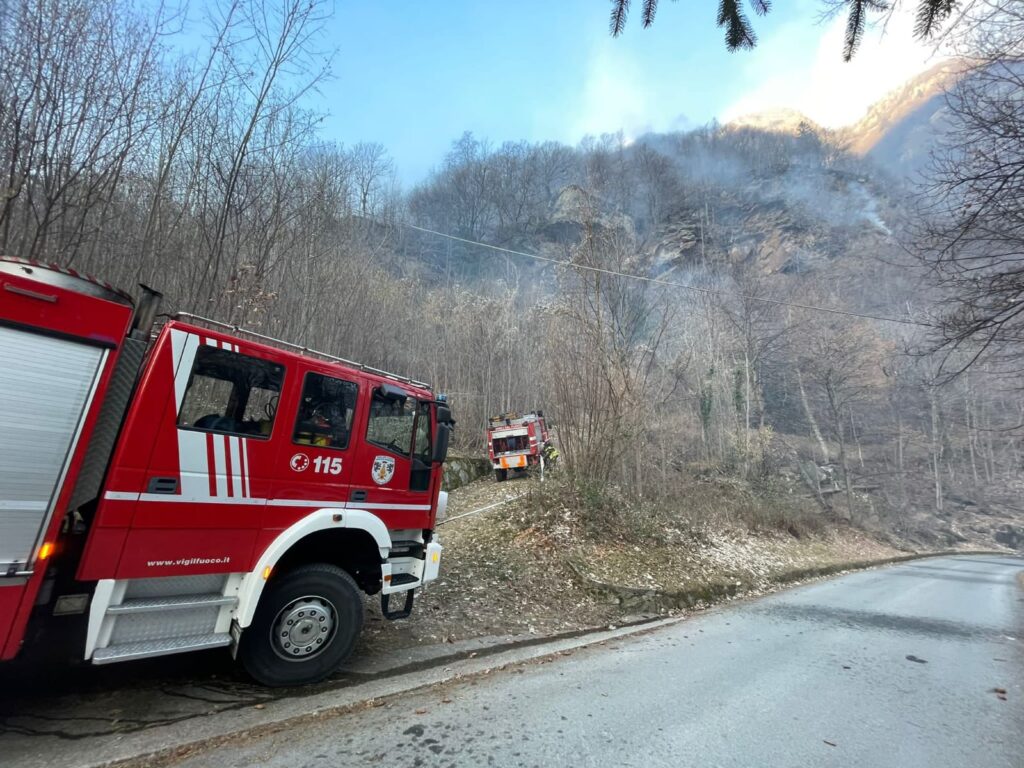 L'incendio di Fontainemore si avvicina all'abitato