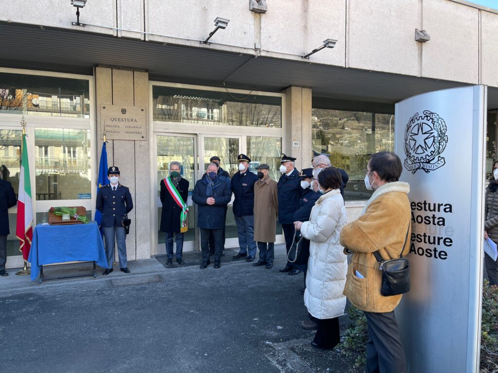 Aosta: una pietra d'inciampo per il Commissario Camillo Renzi