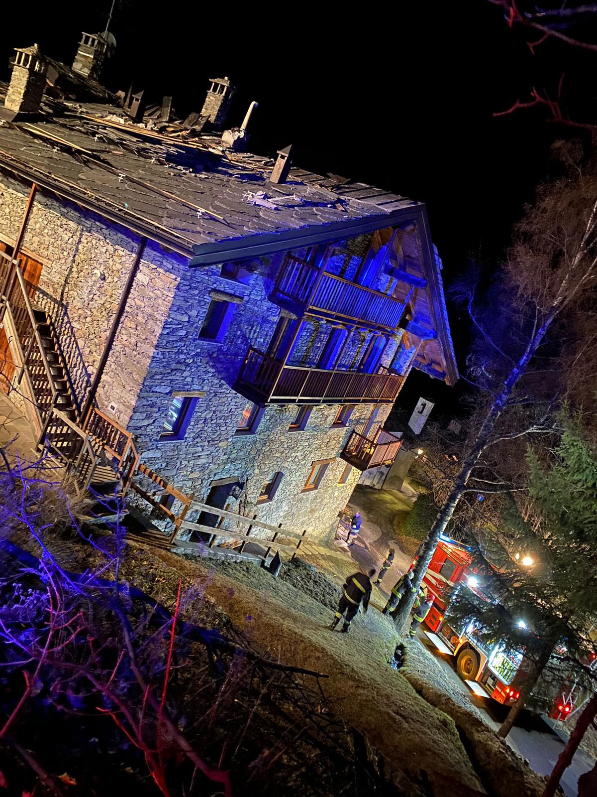 Edificio di tre piani evacuato a La Salle