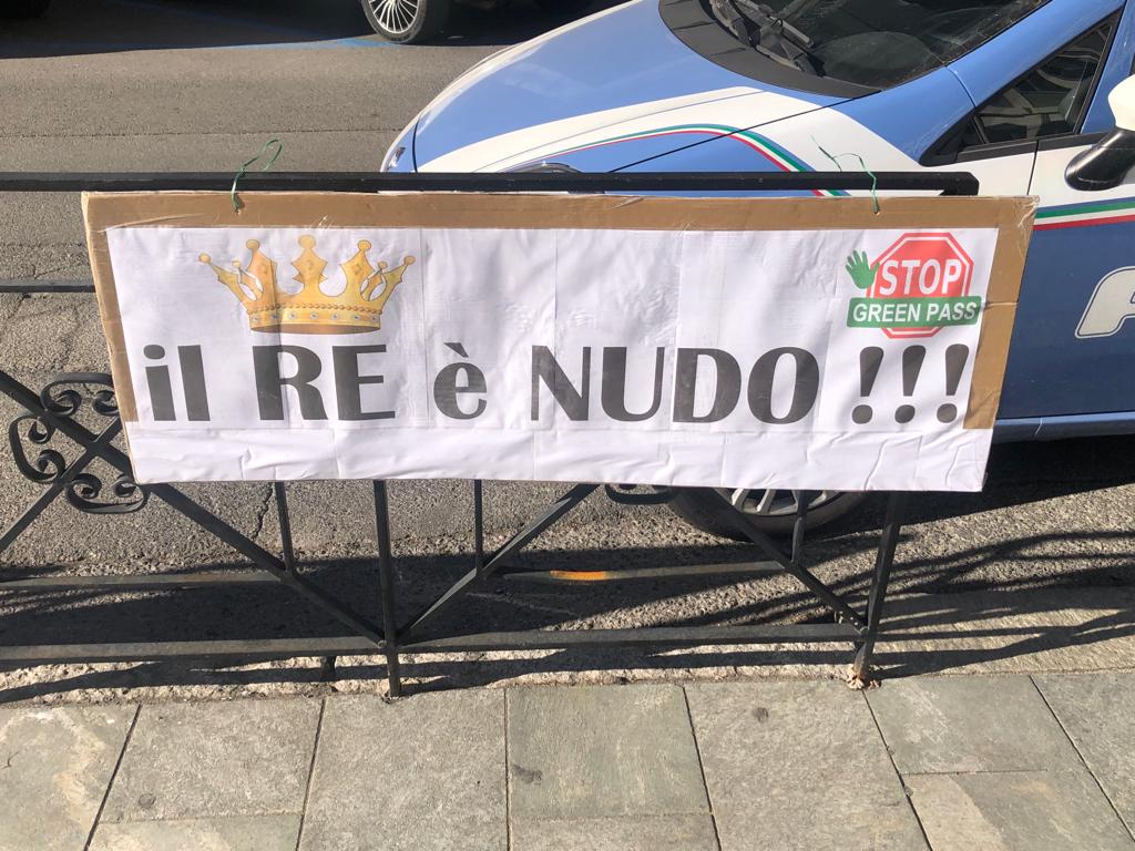 Continua la protesta contro le regole Covid