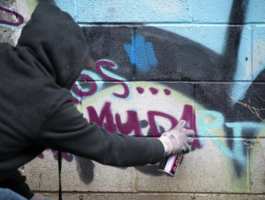Aosta: graffiti nel sottopasso, la scuola difende gli studenti-writers