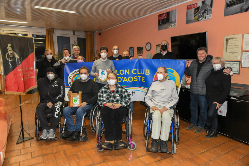 Il Panathlon club du Val d'Aoste consegna un defibrillatore alla Disval