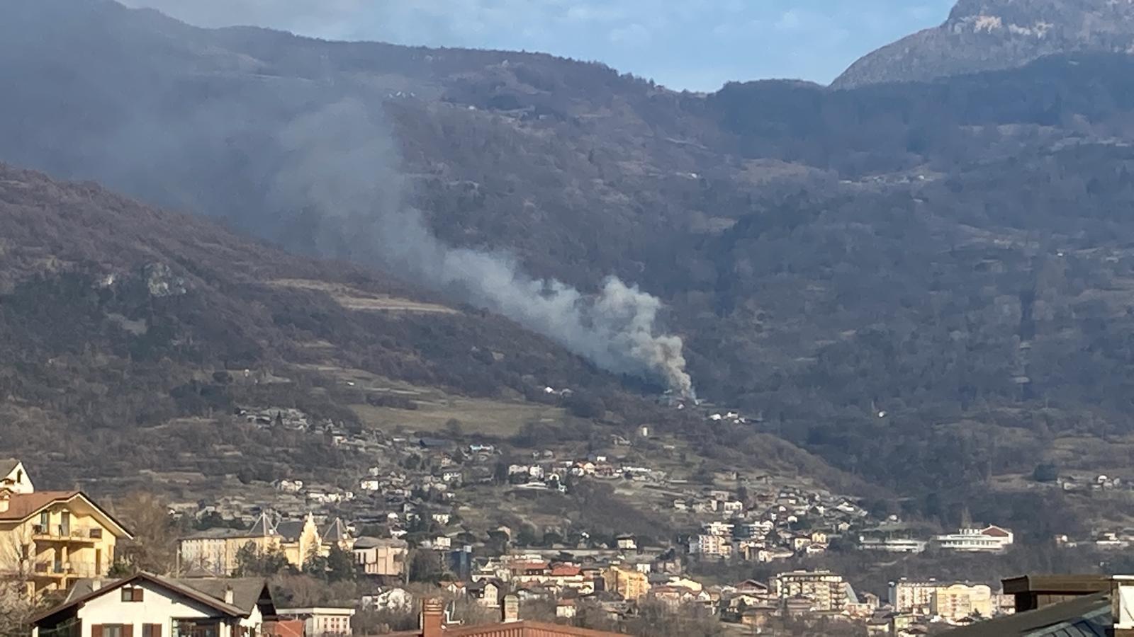 In fiamme una falegnameria di Saint-Vincent