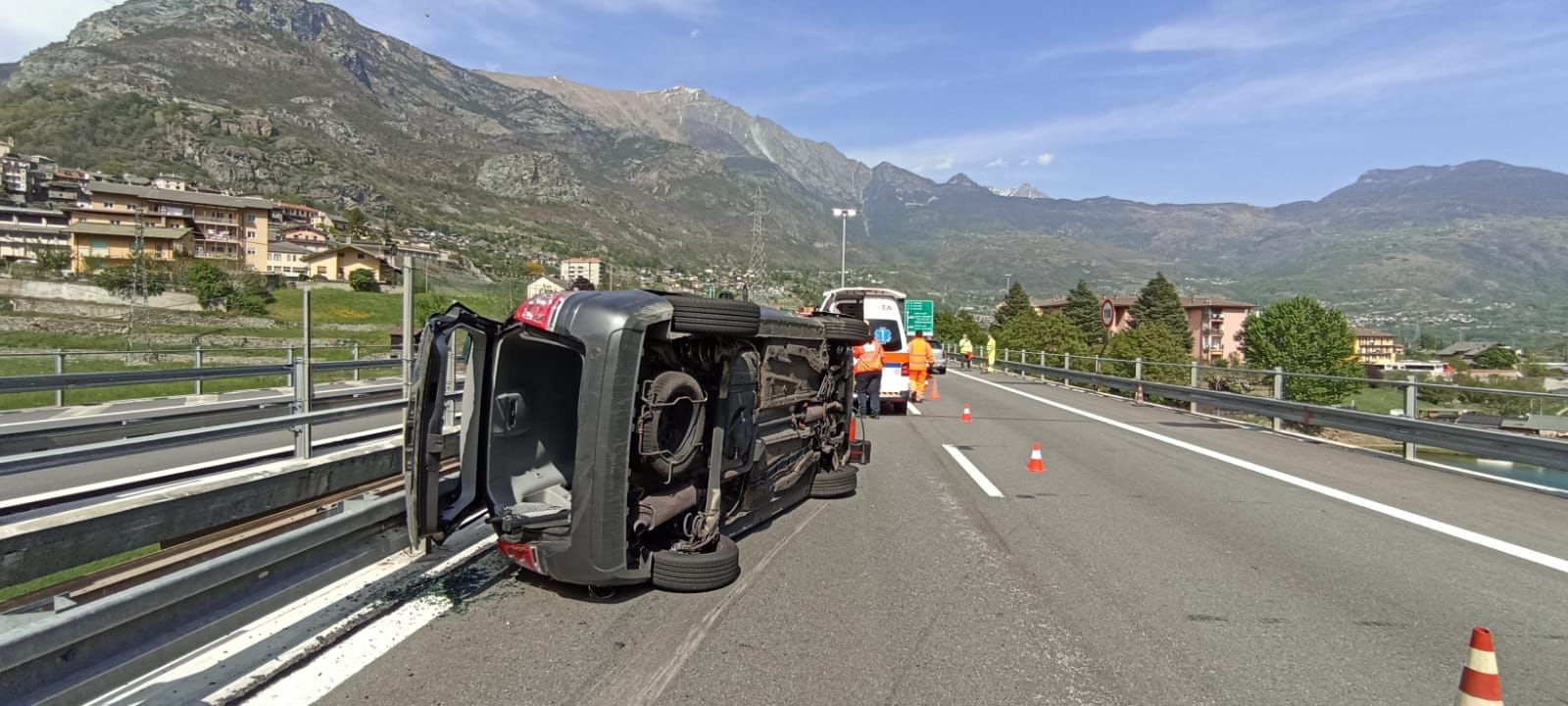 Incidente stradale in autostrada, a Châtillon