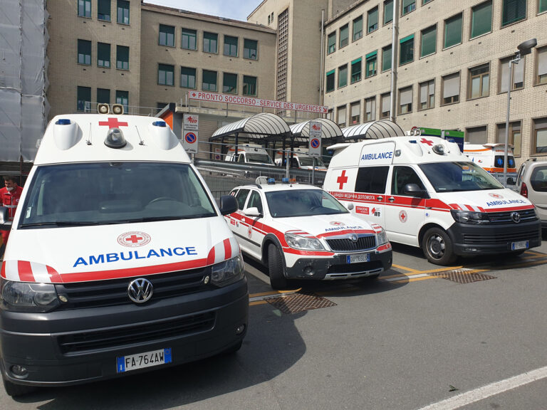 Emergenza Ucraina: Ausl VdA dona 2 ambulanze e un'automedica