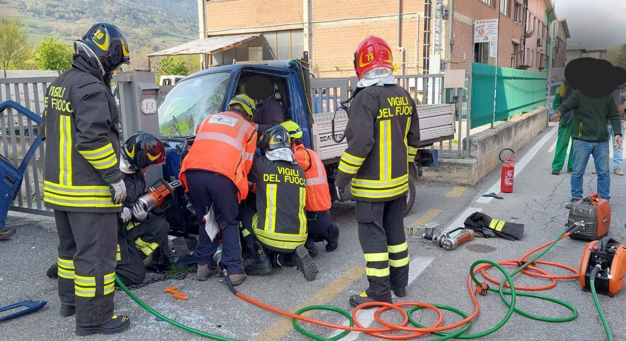 Incidente stradale in via Garin