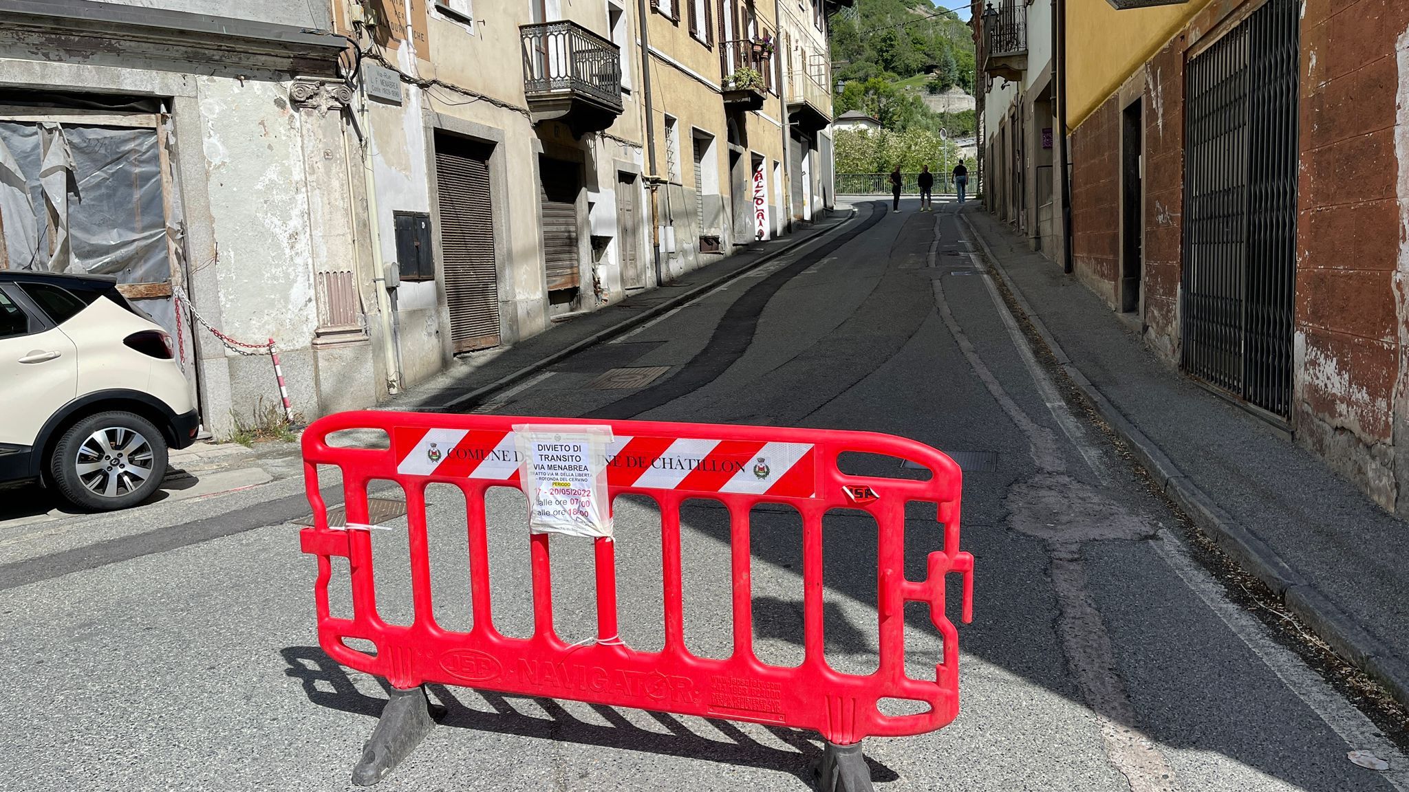 Châtillon: via Menabrea chiusa per asfaltatura