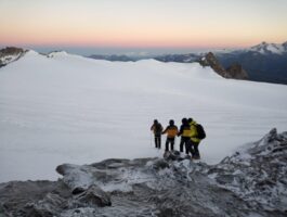 In salvo i tre operai che hanno passato la notte al Colle del Rutor