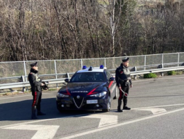 Ubriaco al volante provoca due incidenti con feriti