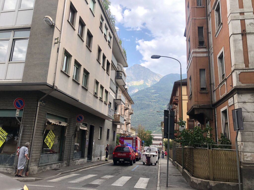 Principio d'incendio nel centro di Aosta