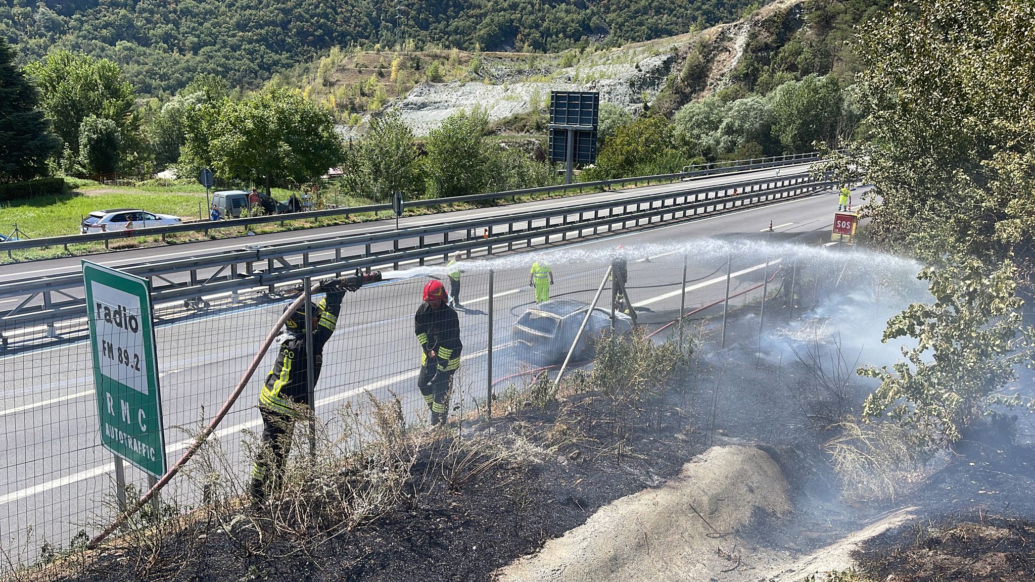 Incendio sulla A5 a Châtillon
