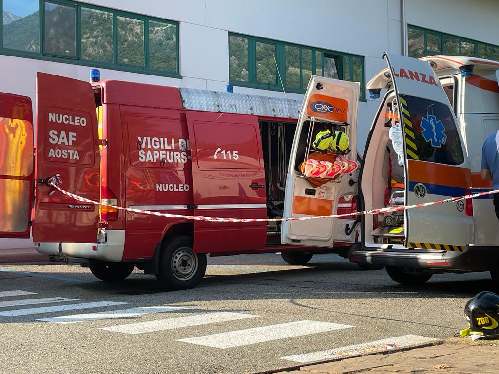 Incidente sul lavoro a Pont-Saint-Martin: morto un operaio