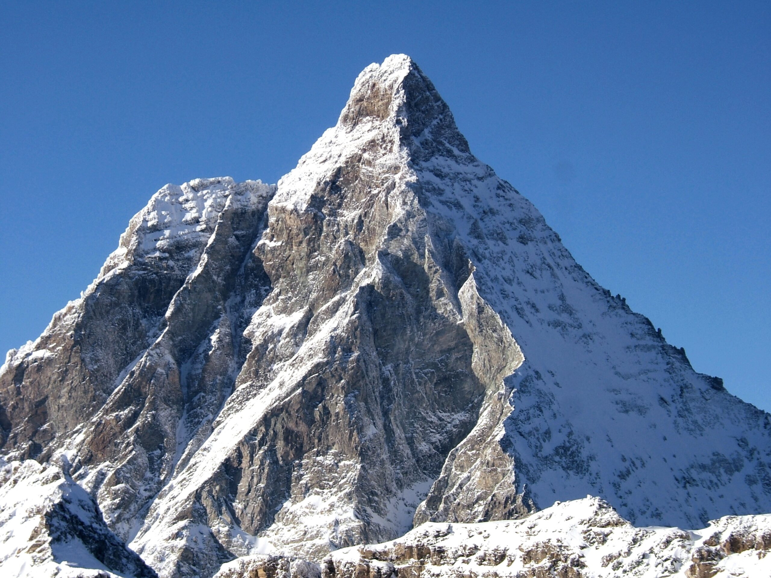 Il Comune di Valtournenche cita in giudizio chi ha registrato i marchi Cervinia