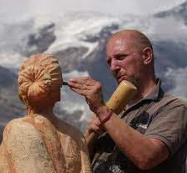 A Perloz, un corso di scultura con Simone Allione