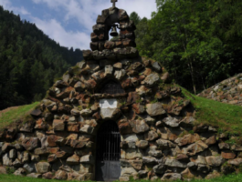 Issime: il Comune investe sulla manutenzione della cappella La Grotta e della sacrestia