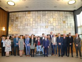 Parlement Jeunesse 2024 Wallonie-Bruxelles: avis de concours à l\'intention de deux Valdôtains 
