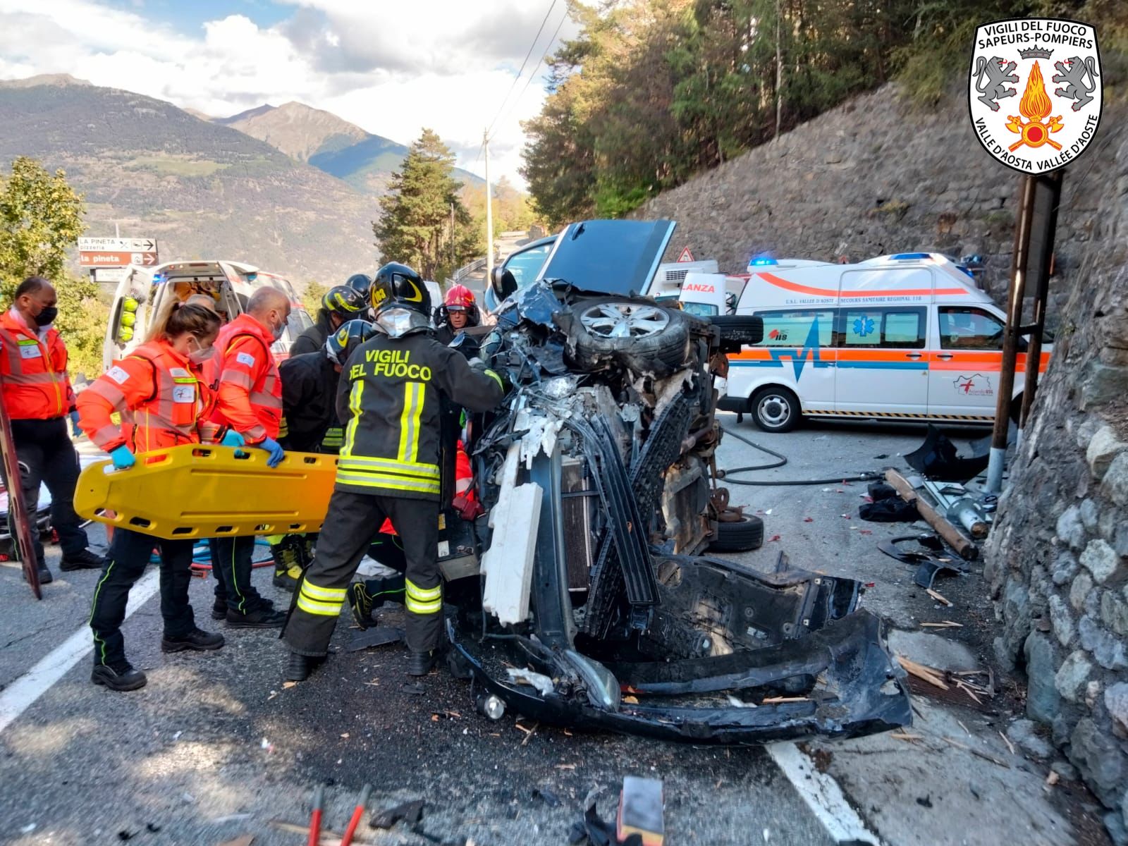 Auto si ribalta lungo la strada regionale 47