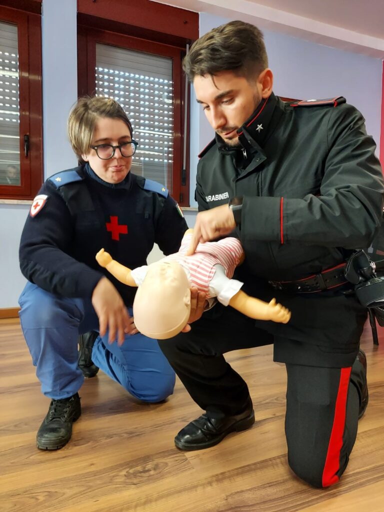 22 i carabinieri formati al corso di primo soccorso