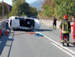 Aosta: incidente autonomo in via Roma