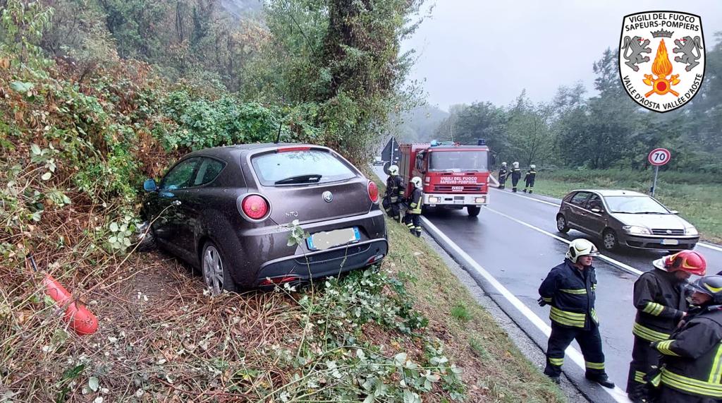Dopo un incidente, chiude l’auto a chiave e se ne va