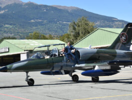 Porte aperte all\'aeroporto Corrado Gex con L-39C Albatross