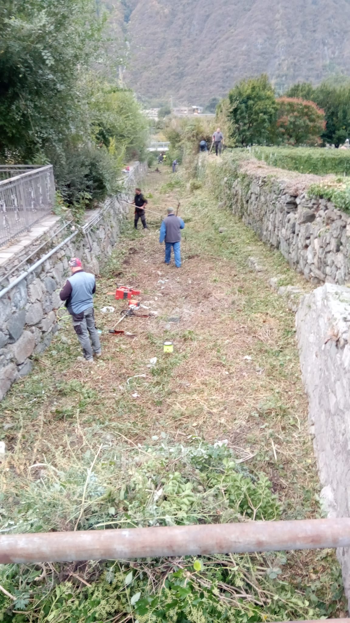 Arnad: 150 i partecipanti alla giornata di corvée