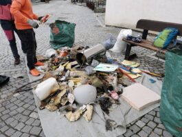 Al Clean-up tour di Valtournenche e Courmayeur raccolti 270 kg di rifiuti
