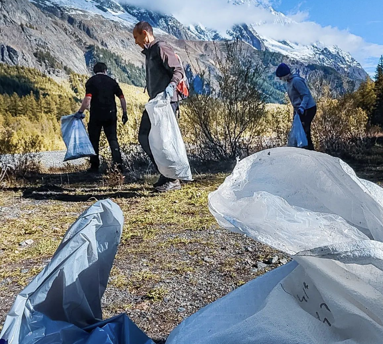 Clean up tour 2022 a Courmayeur