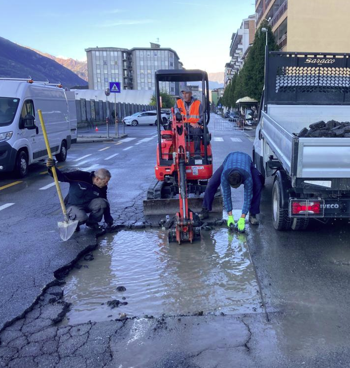 Guasto alla rete idrica in via Torino