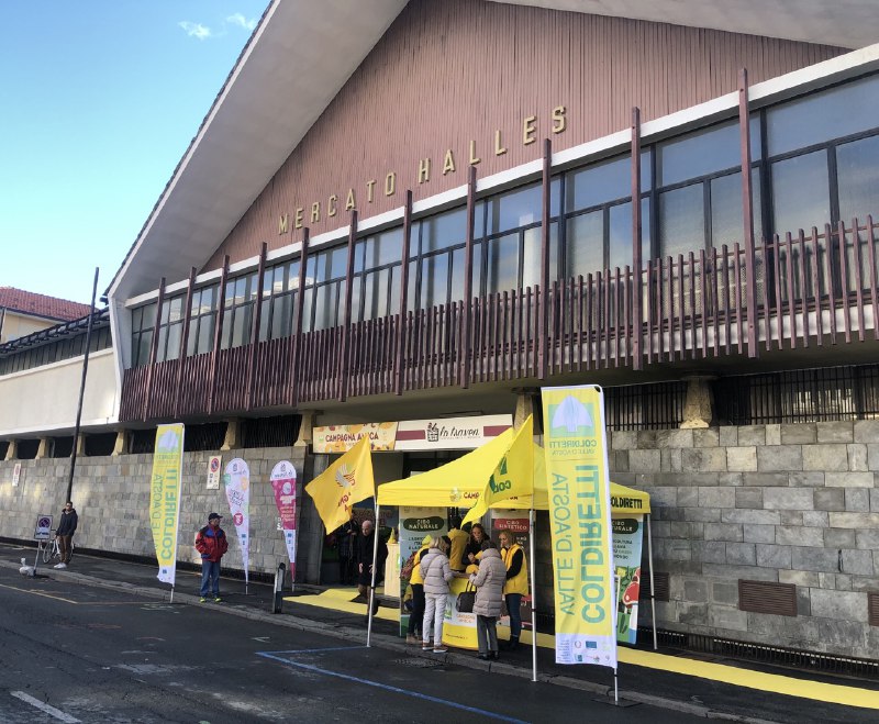 L'inaugurazione di Campagna amica nel Mercato coperto di Aosta il 18 novembre 2022