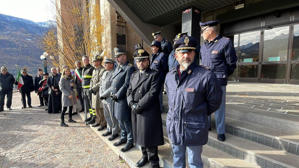 Una targa in memoria di Adolfo La Bernarda