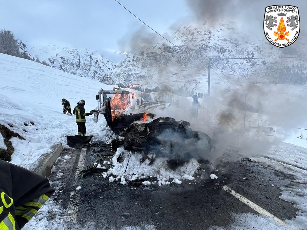 La Thuile incendio Gatto Nevi