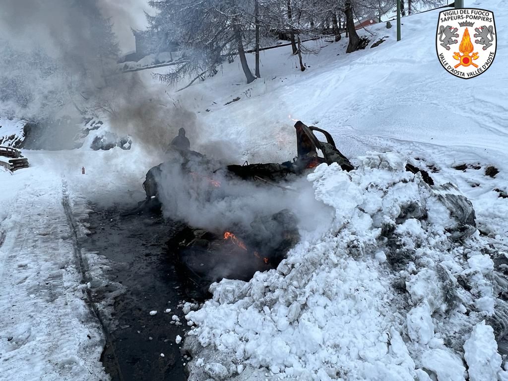 La Thuile incendio Gatto Nevi