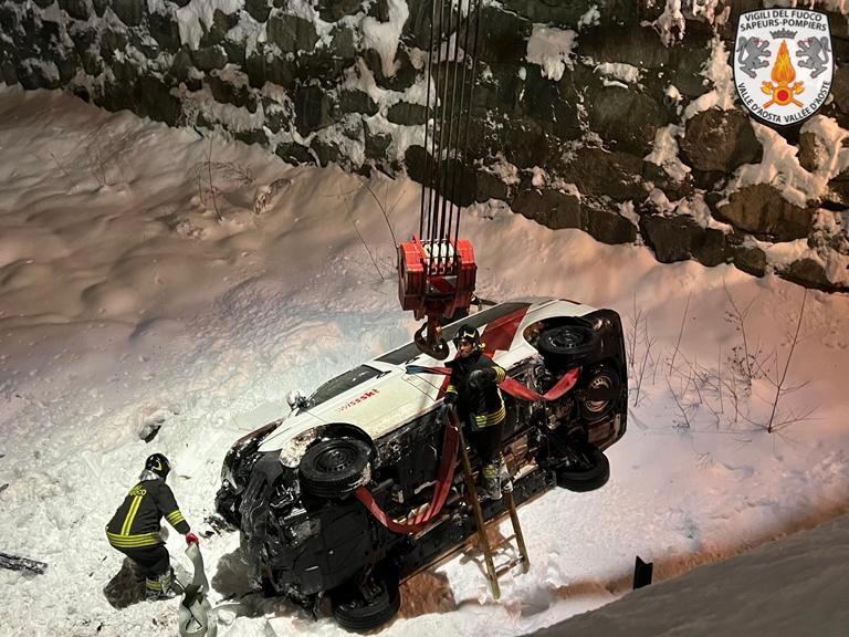 Furgone Dora Courmayeur recupero vigili del fuoco