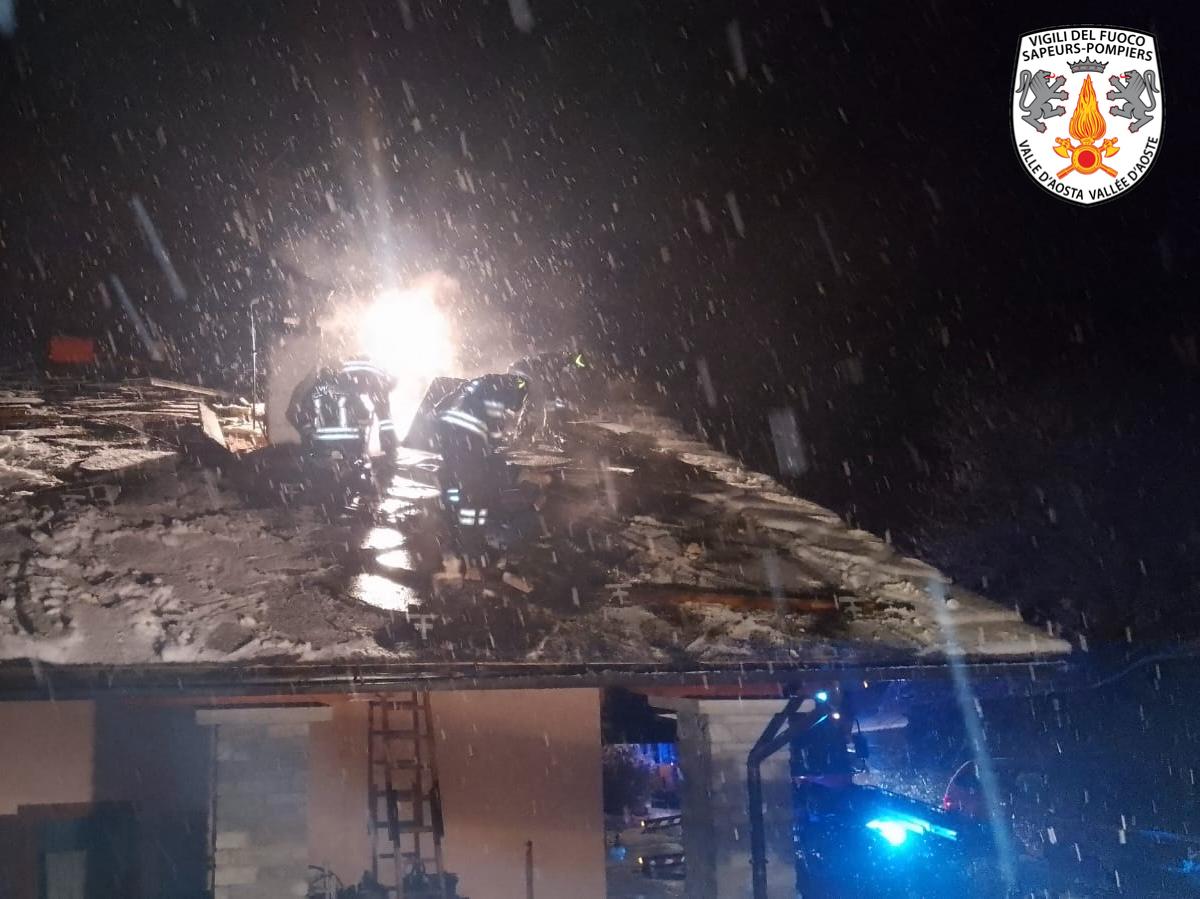 Incendio di una canna fumaria a Valpelline
