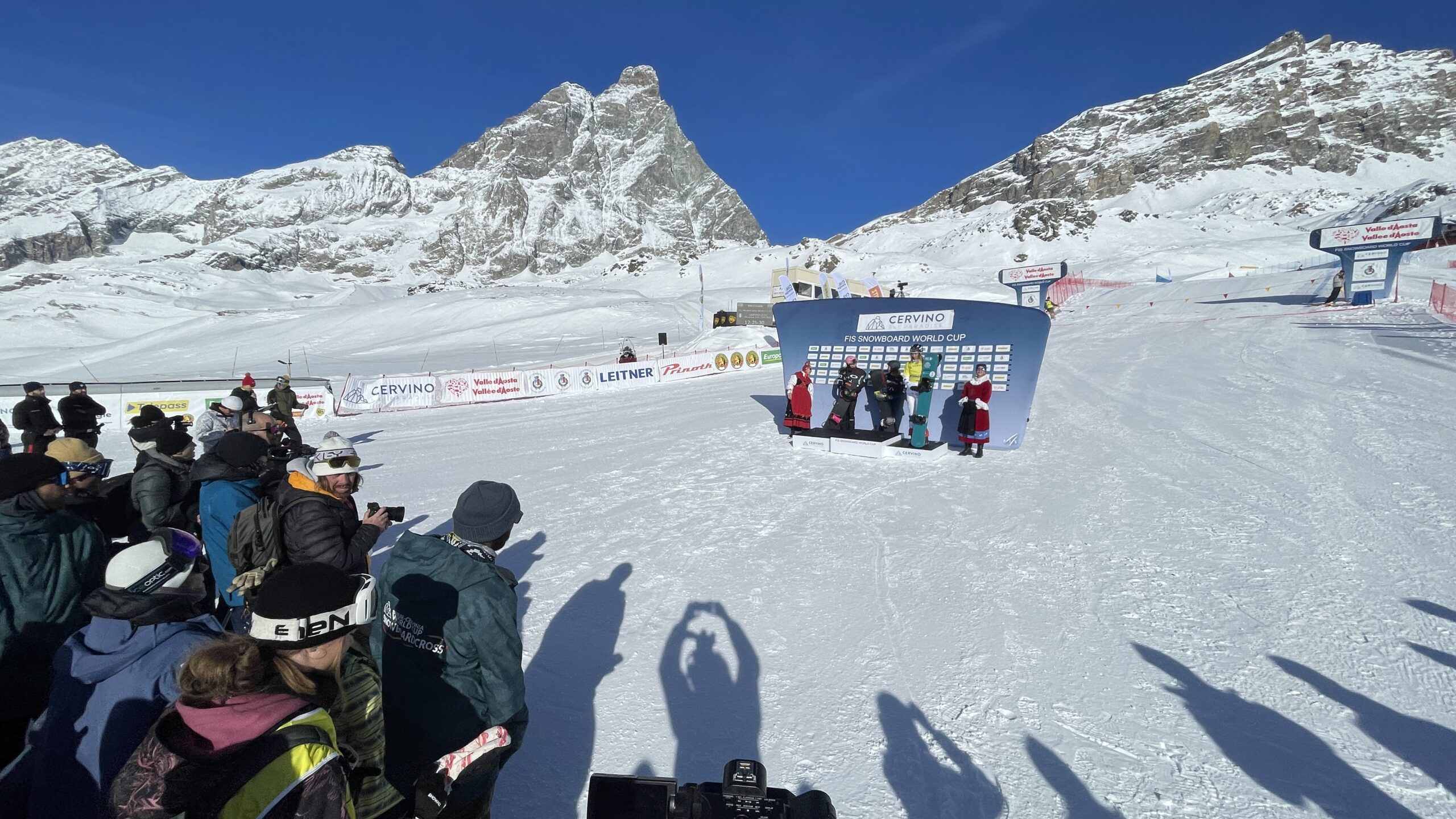 A Breuil-Cervinia la Coppa del Mondo di snowboardcross 2022