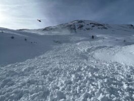 Scialpinista muore travolto da una valanga a Punta Chaligne
