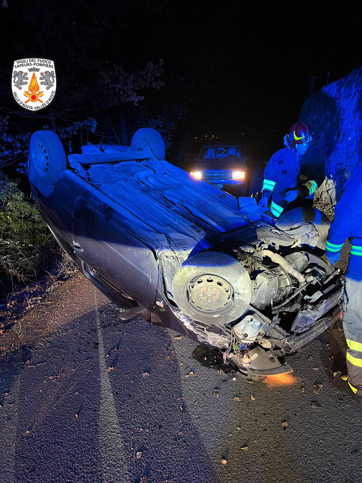 Un’auto si ribalta a Champagne