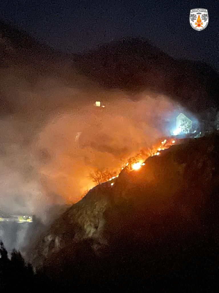 Incendio boschivo Pont-Saint-Martin Carema