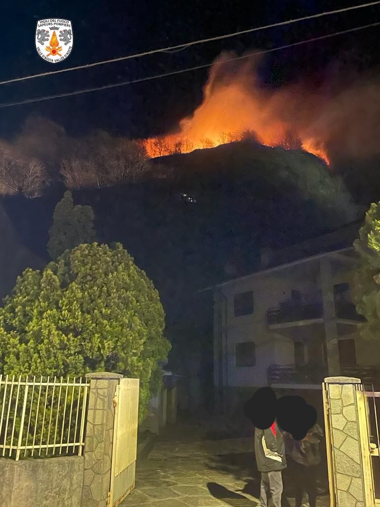 Incendio boschivo Pont-Saint-Martin Carema