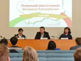 À Aoste, la conférence Promenade dans le monde des jeunes francophones