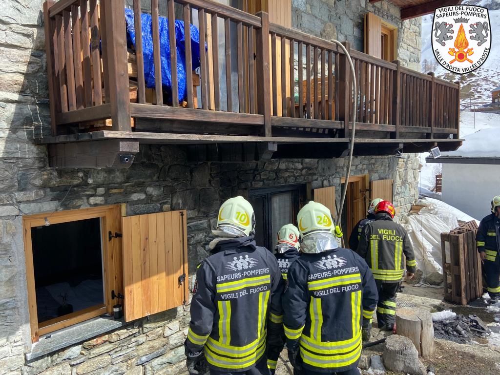 Allarme Incendio In Un Abitazione Di Cervinia Bobine Tv