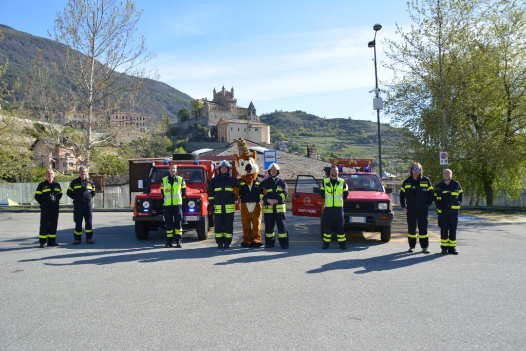 Foto di gruppo volontari della Giornata di sensibilizzazione per i bambini della scuola dell'infanzia di Saint-Pierre