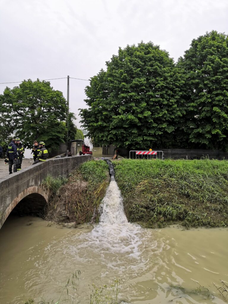 Emilia Romagna vigili del fuoco protezione civile alluvione